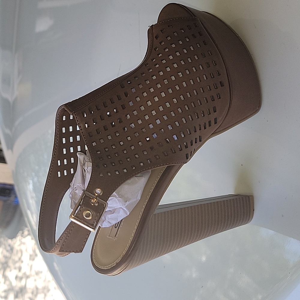 Shoes - Picture 2 of 2